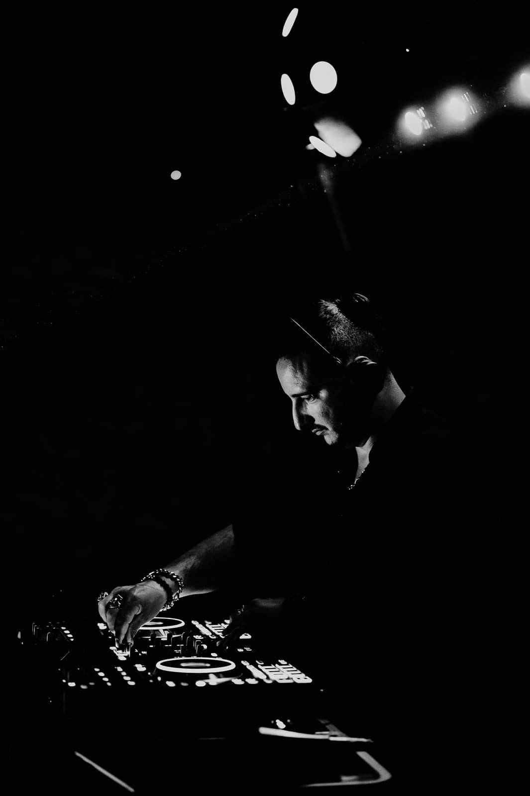 Transformez vos événements vers Bordeaux grâce à mes prestations de DJ